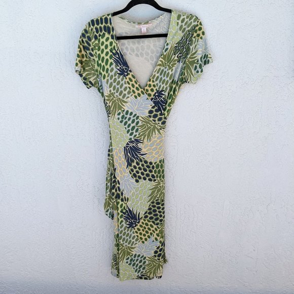 Tori Richard Dresses & Skirts - Tori Richard Silk Pineapple Print Wrap Dress